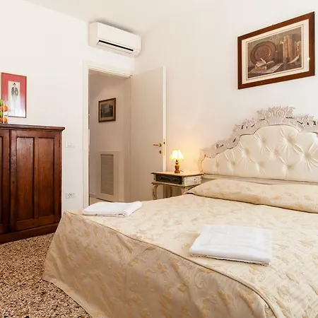 Prince Apartments Venice Exterior photo