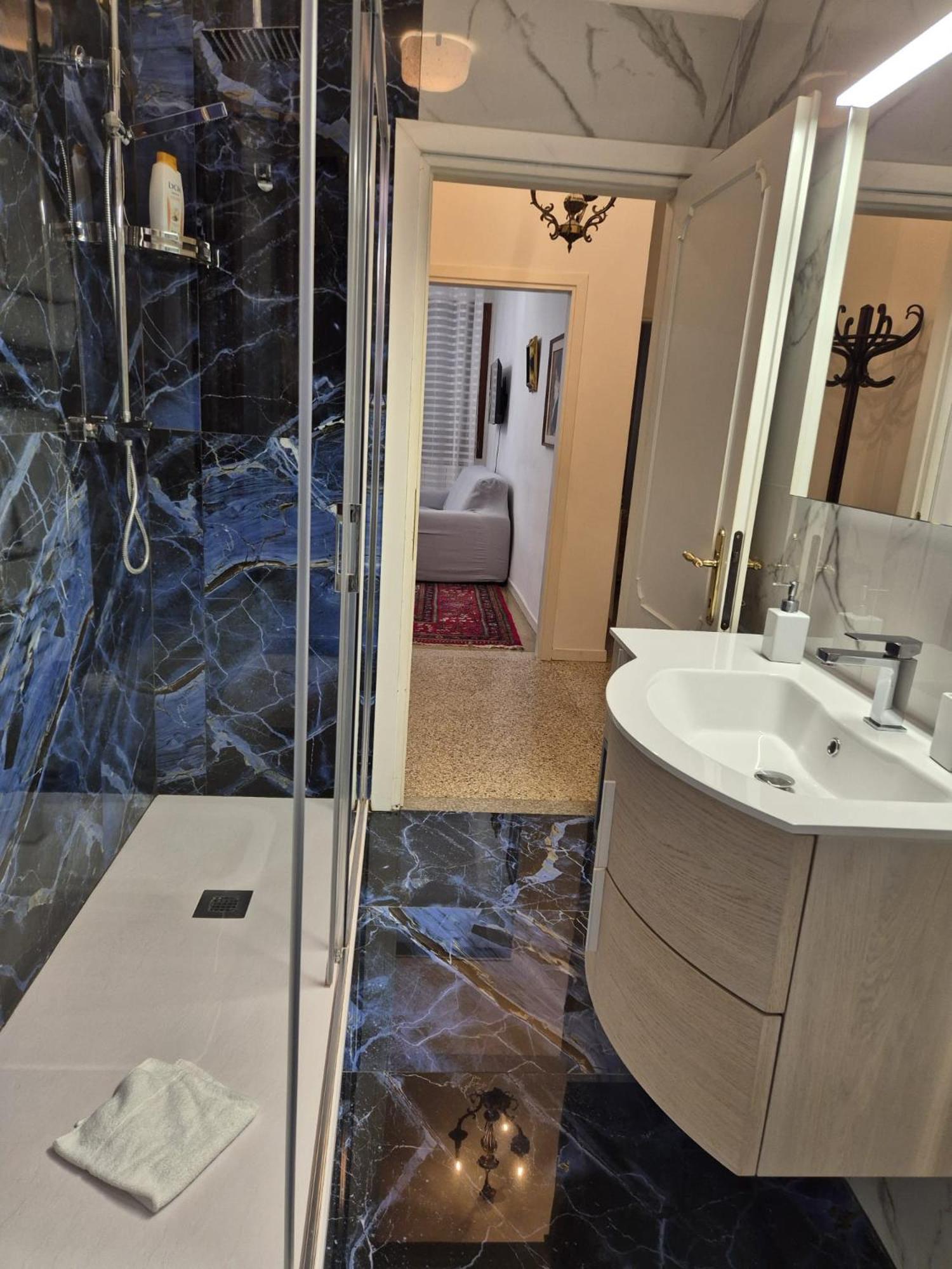 Prince Apartments * Venice