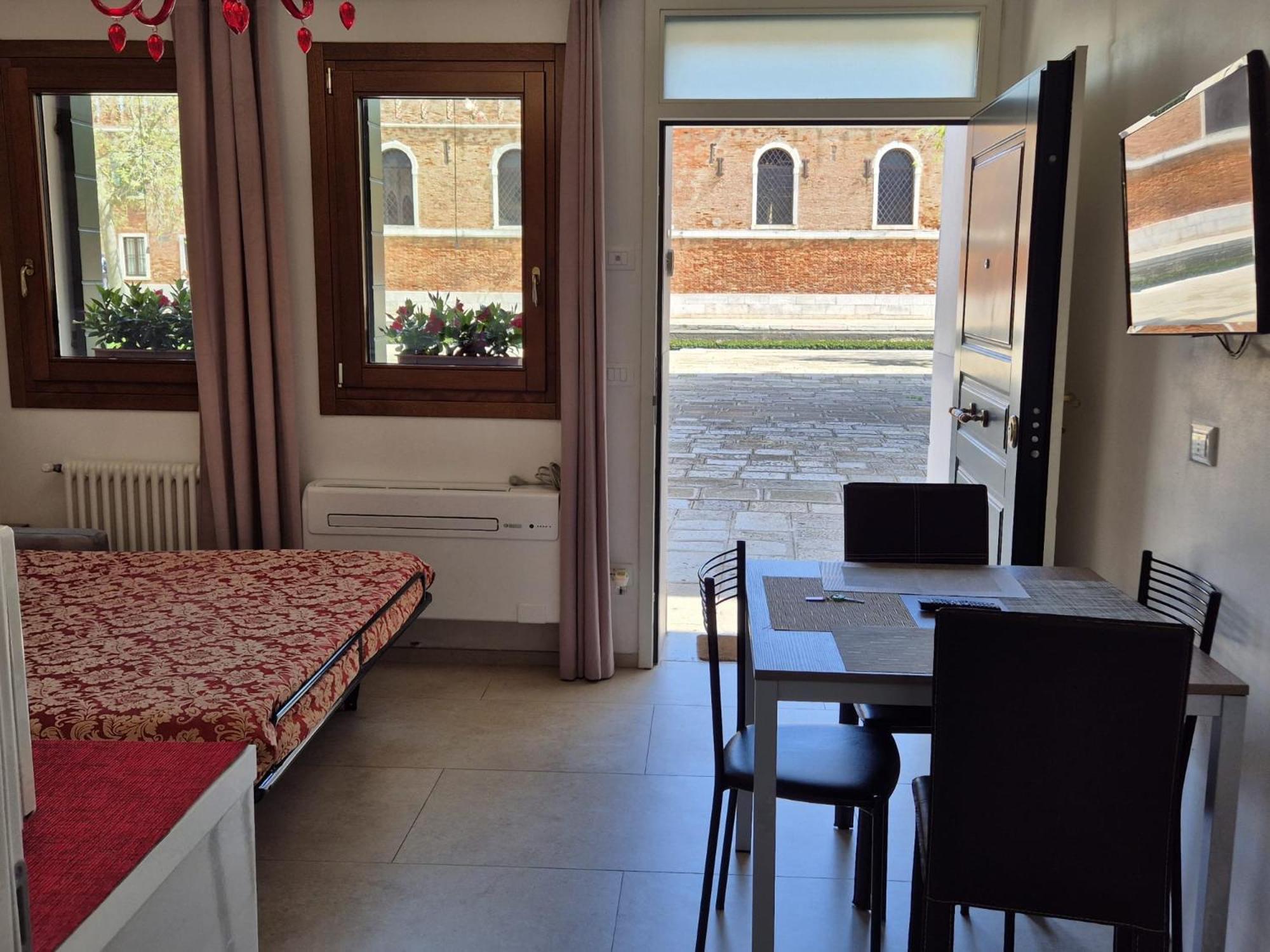 Prince Apartments * Venice