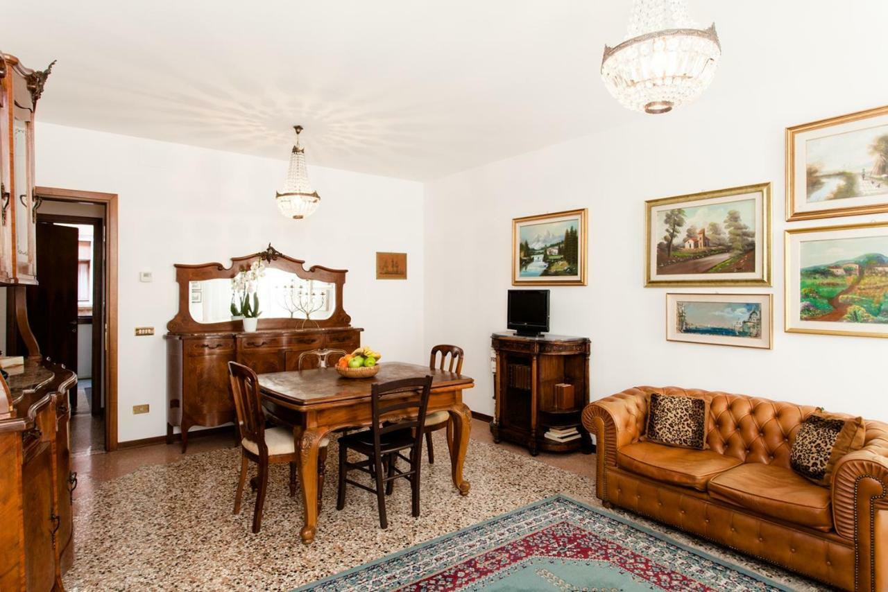 Apartment Prince Apartments Venice