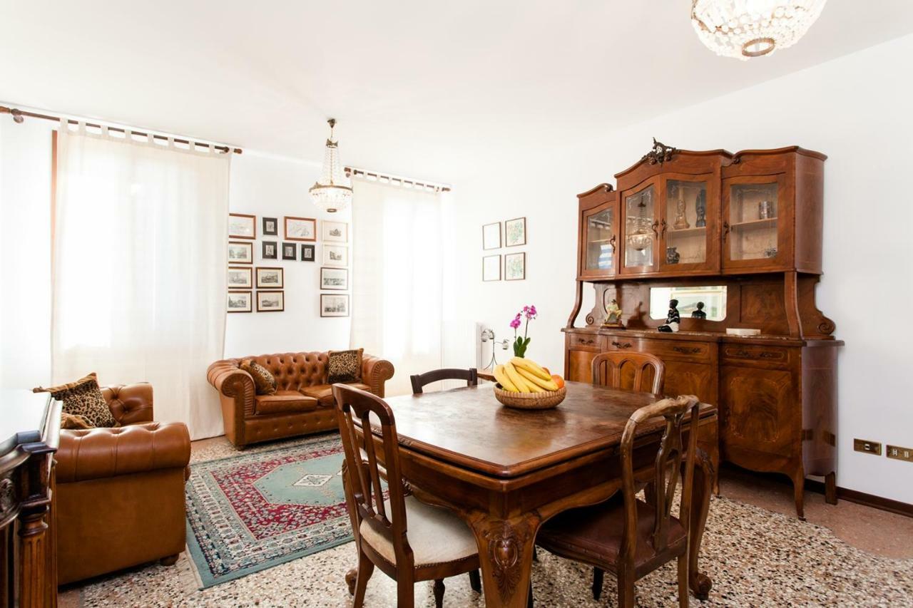 Prince Apartments *
